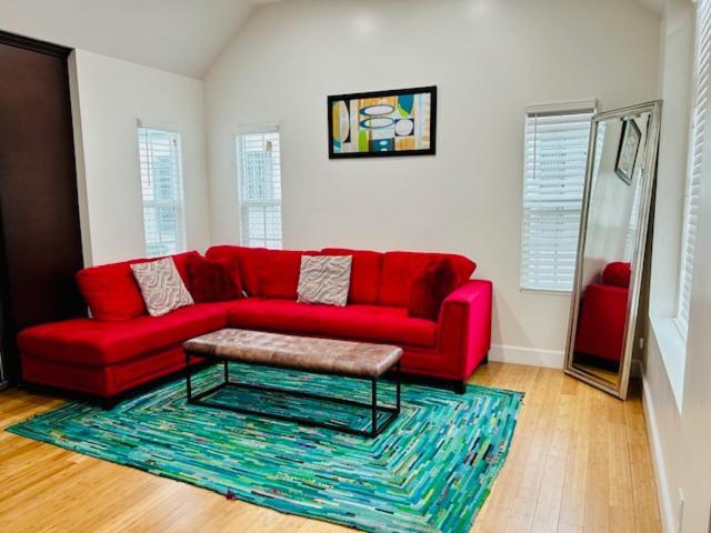 Gated Contemporary 3 Bedroom - 2 Bathroom Home In South La Plus Parking 로스앤젤레스 외부 사진
